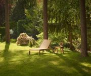 Gartenliege aus Teakholz LUNA LOUNGER von Traditional Teak