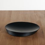 Runde Schale ORBITA BOWL von Insan in Eiche, schwarz gebeizt runde Schale aus Holz in Eiche schwarz - ORBITA BOWL von Insan