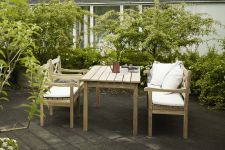 SKAGEN von Skagerak - Gartenbank mit passenden Gartenstühlen aus Teak  Skagerak - SKAGEN Gartenbank aus Teak