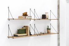 Wandregal LOOP SHELF aus hellem Bambus mit Halterung aus Schwarzstahl We Do Wood LOOP SHELF - Wandregal aus Bambus mit Schwarzstahl Halterung