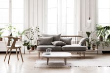 Modernes Design Sofa FLY SC3 in Eiche mit Ablage als 2-Sitzer von &tradition Modernes Design Sofa in Eiche mit Ablage als 2-Sitzer - FLY SC3 von &tradition