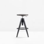 ARKI STOOL von Pedrali - Barhocker aus schwarzem Holz und schwarz pulverbeschichteten Beinen Pedrali ARKI STOOL - Barhocker aus Holz und Stahl schwarz lackiert