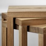 Stapelbarer Hocker aus Holz in Eiche Peg Stool von Moebe