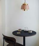 Stapelstuhl Metall in Eiche Walnuss lackiert PAVILION AV1 von &tradition