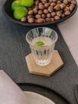 Rio Lindo ist bekannt für seine einzigartigen und natürlich schönen Geschenk- und Einrichtungsideen und bleibt auch mit den Untersetzern HEXAGON COASTERS seiner Linie treu Rio Lindo - HEXAGON COASTERS Holz Untersetzer für Gläser im 4er-Set