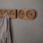 Solid Hook von We Do Wood - Wandhaken aus Holz in Eiche