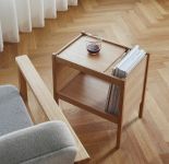JOURNAL SIDE TABLE von FORM & REFINE Beistelltisch mit Magazinhalter