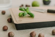 Design Schneidebrett aus Holz mit Saftrille - STEAK BOARD von Rio Lindo