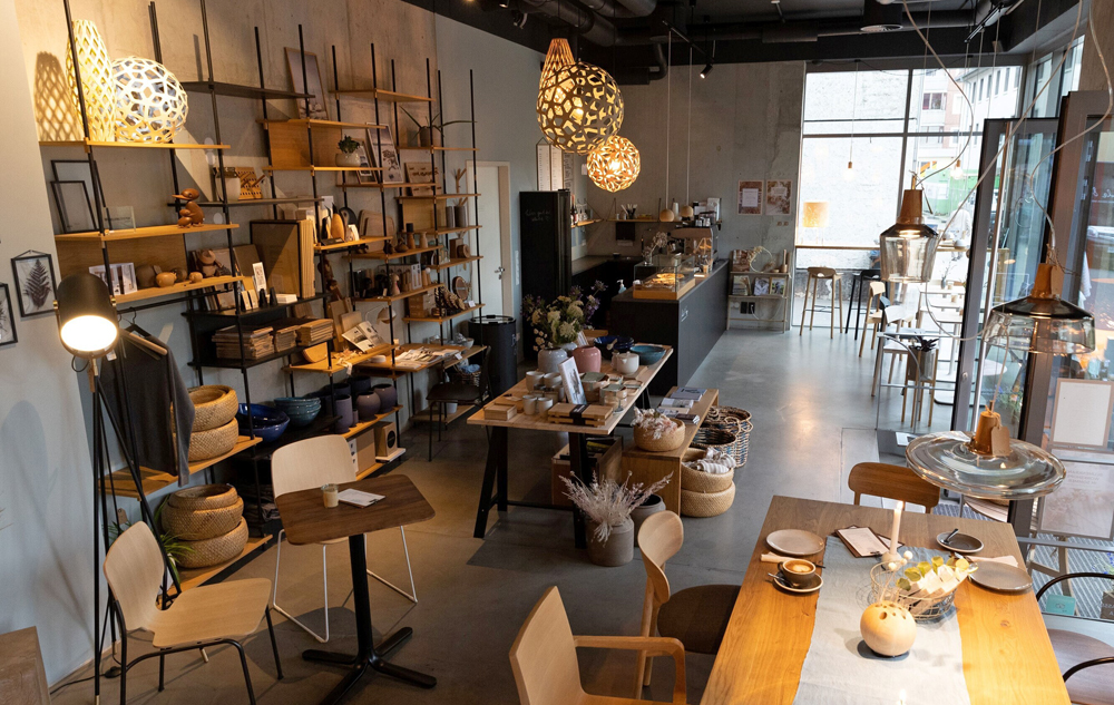 MOEBE SHELVING SYSTEM Reglsystem im Holz & Hygge