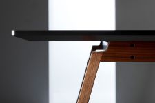 Detailansicht des Design Esstisch aus Holz - T1 von Andersen Furniture