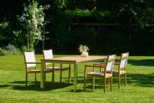 Moderne Gartensitzgruppe von Traditional Teak mit Gartenstuhl KATE und Gartentisch NOAH Sitzgruppe mit stapelbarem Gartenstuhl aus Teak - KATE STACKING CHAIR von Traditional Teak
