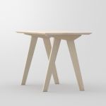 Seitenansicht des modernen Schreibtisches CITIUS OFFICE aus Massivholz von vitamin design in gekalktem Ahorn vitamin design CITIUS OFFICE - Schreibtisch aus Massivholz in Ahorn, gekalkt