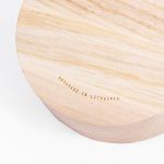 Detail runde Holzschale in Esche - NIYA WOODEN BOWL von Rio Lindo