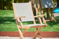 Klappstuhl aus Teak mit Armlehne - JUMP von Jan Kurtz