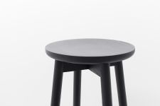 Runder Barhocker aus Holz und ohne Lehne von STATTMANN - PROFILE BARSTOOL