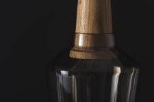 dreizehngrad INDUSTRIAL eine Clusterpendelleuchte aus Glas und Eichenholz