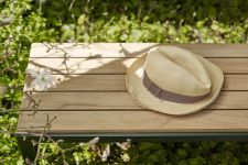 Gartenbank aus Aluminium und Holz in Teak ohne Lehne - REFORM BENCH Skagerak