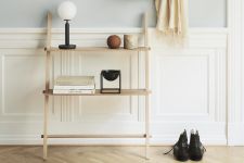 Modernes Leiterregal aus Eiche - REPO KONSOLBORD von Roon & Rahn