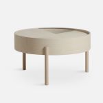 Couchtisch mit Stauraum aus Holz in Esche - ARC COFFEE TABLE von WOUD