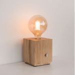 ELECTREE von Rio Lindo - Tischleuchte mit Holzfuß und großer Glühbirne