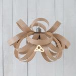 Die stilvolle Designer Hängeleuchte SKIPPER von Tom Raffield in der Variante Eiche SKIPPER von Tom Raffield Designer Hängeleuchte in Eiche