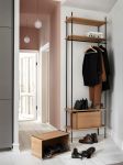 MOEBE - SHELVING SYSTEM HALLWAY Regalsystem als Garderobe im Flur