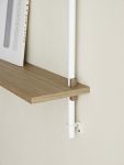 Detail Wandregalsystem aus Holz und Metall - WALL SHELVING von MOEBE
