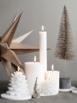 Als Weihnachtsstern Deko kann der Holzstern VENUS von Broste Copenhagen entweder aufgehängt oder hingestellt werden Broste Copenhagen - VENUS Weihnachtsstern Deko aus Holz