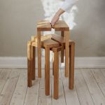 stapelbarer Hocker aus Eichenholz Peg Stool von Moebe