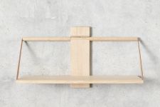 Leeres Design Wandregal aus Eiche Design Wandregal aus Eiche - WOOD WALL SHELF von Andersen Furniture