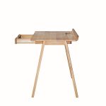 Der Schreibtisch NARA aus Holz von Jan Kurtz ist mit einer praktischen Schublade ausgestattet - hier in der Seitenansicht Schreibtisch mit Schublade Holz NARA von Jan Kurtz