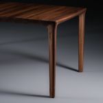 Artisan - TARA TABLE ausziehbarer Massivholz Esstisch