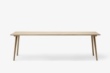 Esstisch 250 cm aus Holz in Eiche natur IN BETWEEN SK6 von &tradition