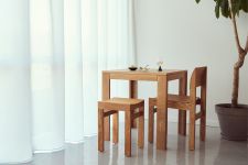 quadratischer Holztisch - ELEMENT TABLE von FORM & REFINE