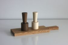 kleine Salz- und Pfeffermühlen aus Holz