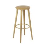 Barhocker THE SOCIALITE BAR STOOL von UMAGE aus Eichenholz in natur geölt THE SOCIALITE BAR STOOL von UMAGE Barhocker aus Eichenholz
