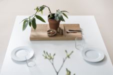 Schale zur Ablage TRAY von STATTMANN Neue MÖBEL (Abb. in Eichenholz natur) Schale zur Ablage TRAY von Stattmann Neue Möbel( Abb. in Eichenholz natur)