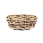 Der Pflanzkorb PALAU des deutschen Designlabels Jan Kurtz bringt einen natürlichen Look in den Outdoorbereich Jan Kurtz PALAU - Pflanzkorb in rund aus Rattan für Outdoor