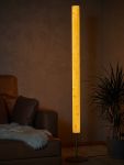 Ihrem Namen gleich wirkt die schlanke Stehlampe GRACIA von LeuchtNatur besonders grazil und elegant Stehlampe Säule dimmbar aus Holz in Zirbe GRACIA 186 cm von LeuchtNatur