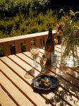 Die Tischplatte besteht aus einzelnen, eng aneindnergereihten Teakholzlamellen Detailaufnahme Gartentisch aus Teakholz - PLANK TABLE 160 von Skagerak