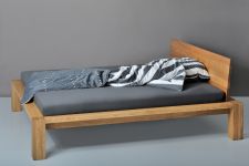 Bett massiv Holz in Eiche geölt TAURUS von vitamin design