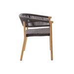 Seitenansicht des Gartenstuhls MARCELLA DINING CHAIR von Traditional Teak mit einem Gestell aus nachhaltigem Teakholz Seitenansicht des Gartenstuhls aus Teak mit Geflecht MARCELLA DINING CHAIR von Traditional Teak
