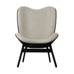 Lounge Sessel aus Holz in Eiche mit White Sands Bezug - A CONVERSATION PIECE TALL LOUNGE CHAIR von UMAGE