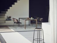 Jan Kurtz - RADIUS Esstisch aus Eschenholz und Keramik