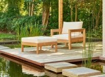 Bequemer Gartensessel MAXIMA in Kombination mit dem Loungehocker MAXIMA Traditional Teak - MAXIMA Gartensessel in Kombination mit Hocker