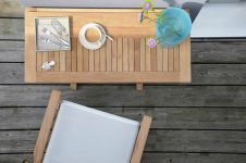 Je nach Bedarf lässt sich auch nur eine Seite des Balkontisches CITY aufklappen und mit dem Regiesessel URBAN zu einem modernen Gartenmöbel-Set ergänzen Balkonmoebel-Set klappbar mit Balkontisch CITY und Regiesessel URBAN von Jan Kurtz