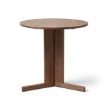 Küchentisch rund in Eiche geräuchert - TREFOIL ROUND TABLE von FORM & REFINE
