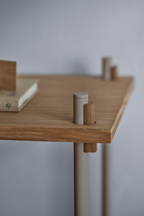 MOEBE SHELVING SYSTEM Regalsystem in Oak / Warm-Grey