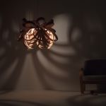 Pendelleuchte BUTTERFLY GIANT von Tom Raffield für gemütliches Licht in Wohn- und Schlafzimmer Pendelleuchte BUTTERFLY GIANT von Tom Raffield für gemütliches Licht in Wohn- und Schlafzimmer