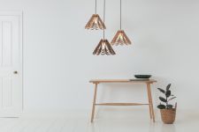 Kleine Pendelleuchte aus Holzfurnier in Eiche oder Walnuss - QUILL 325 PENDANT von Tom Raffield